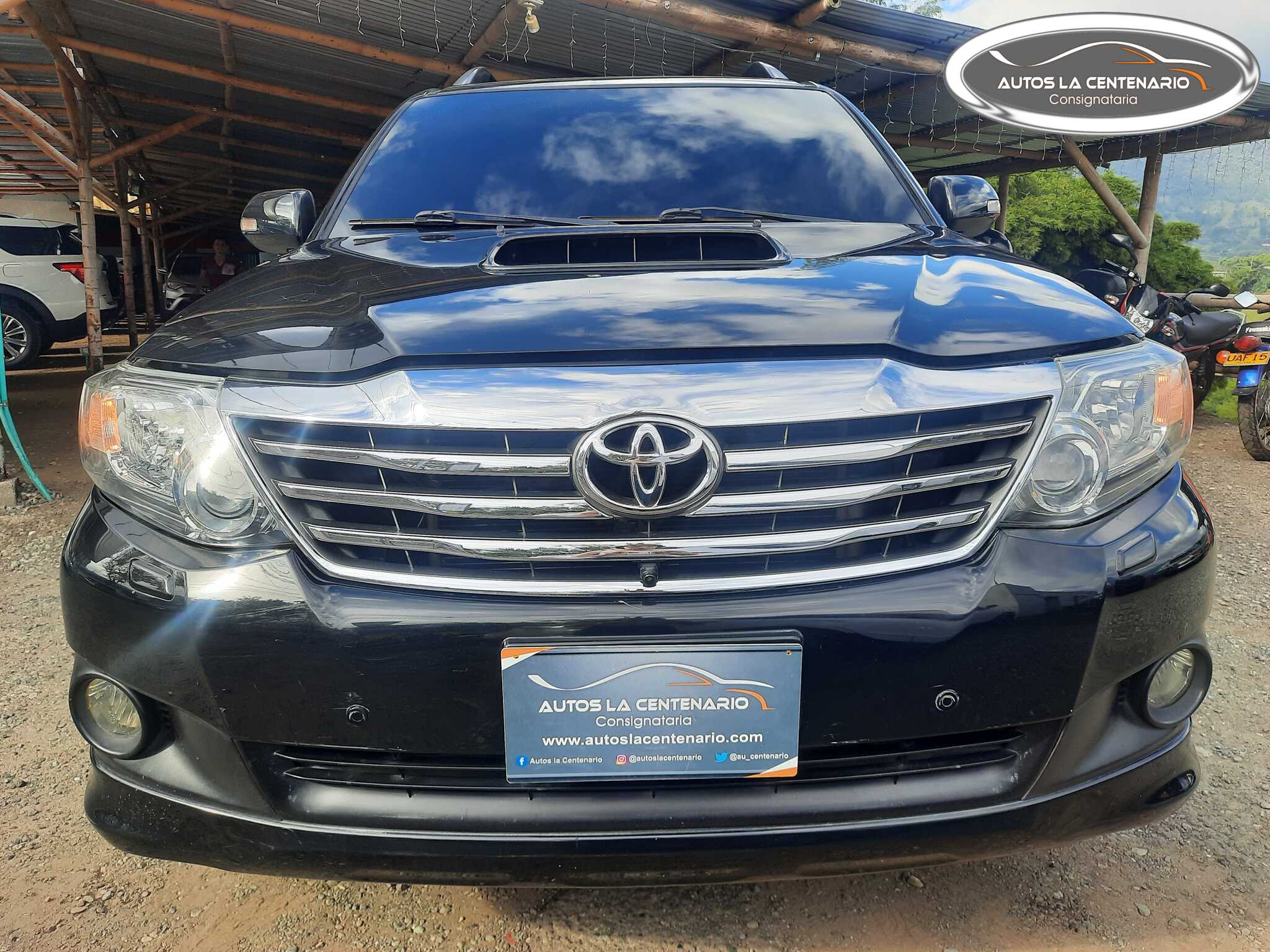 Toyota-FORTUNER SRV 4X4